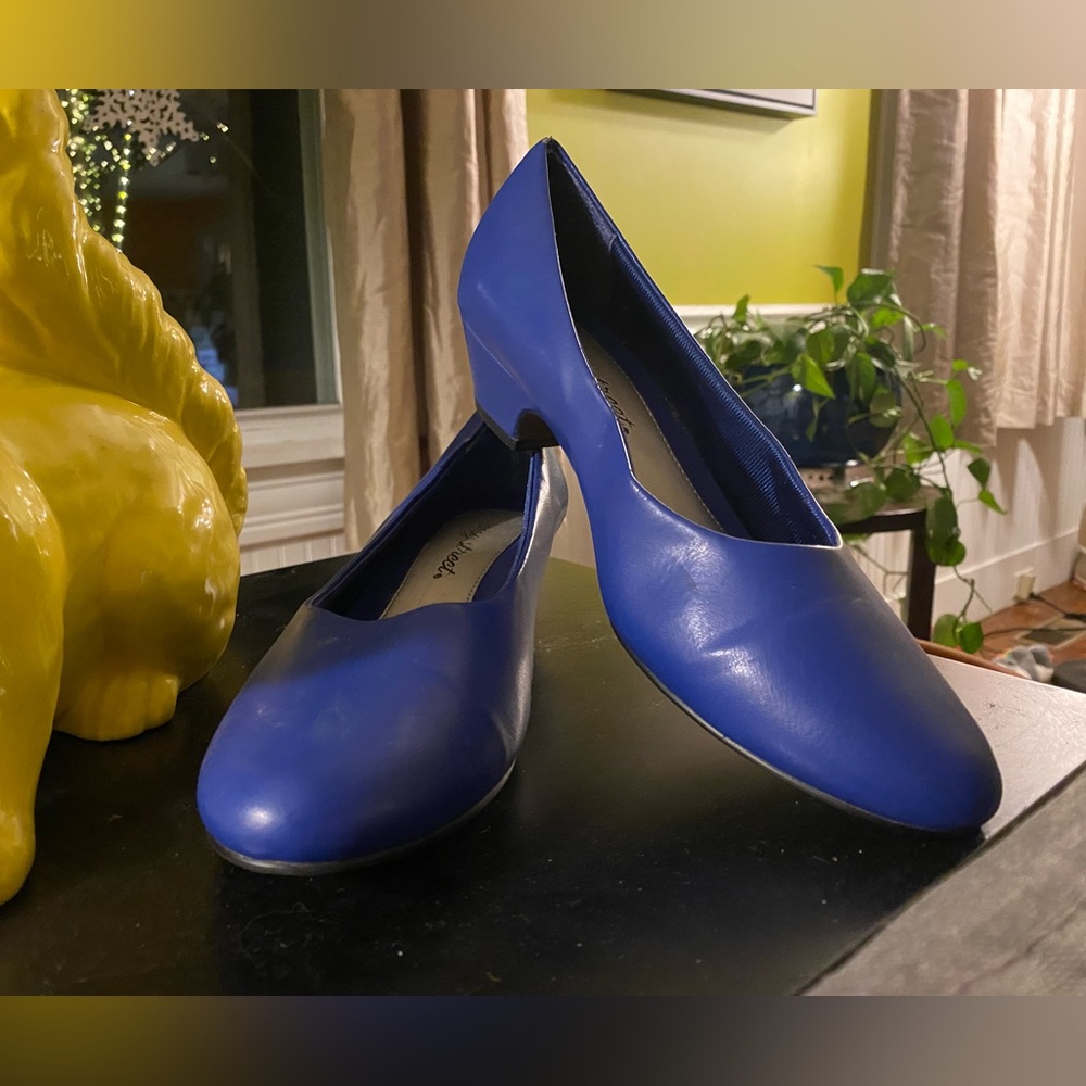 Sweet Vintage Kitten Heels
